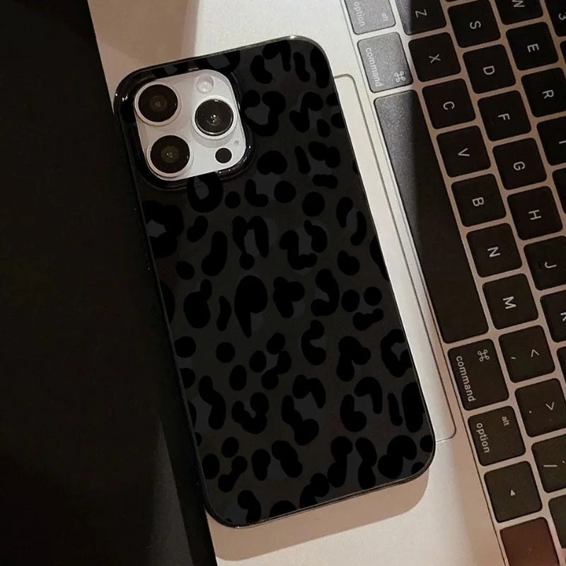 The Gray-White Leopard Print Phone Case For iPhone 13 11 12 14 15 16 17 Pro Max Plus 16E XR 8 7 Plus SE 2022 X XS Max Soft Cover